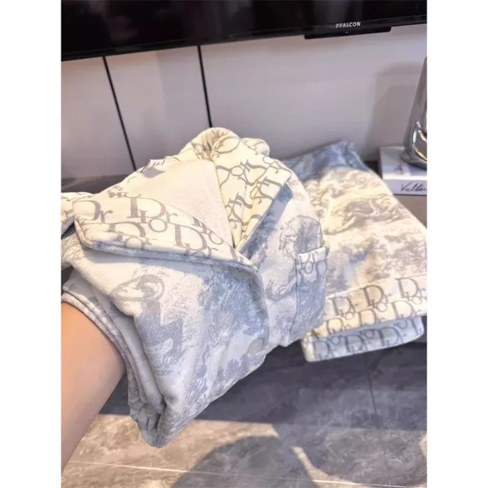 8055 ink painting DR de Velvet